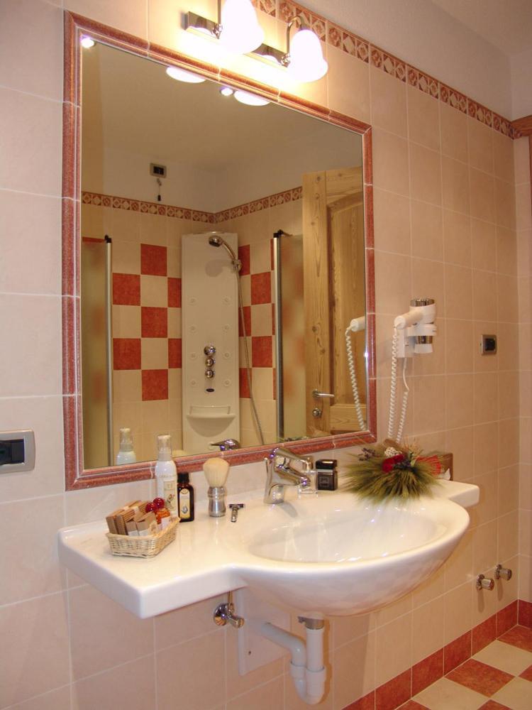 Jolly B&B - Affittacamere Dimaro Exterior photo