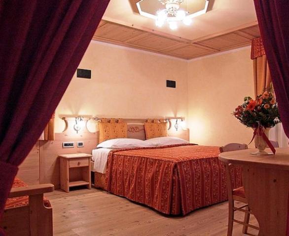 Jolly B&B - Affittacamere Dimaro Exterior photo